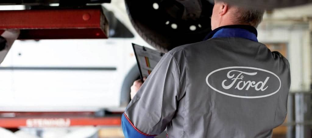 spring-tune-up-tips-maclin-ford-tech.jpg