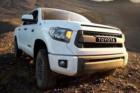 2017-toyota-tundra-compare-against-f150.jpg